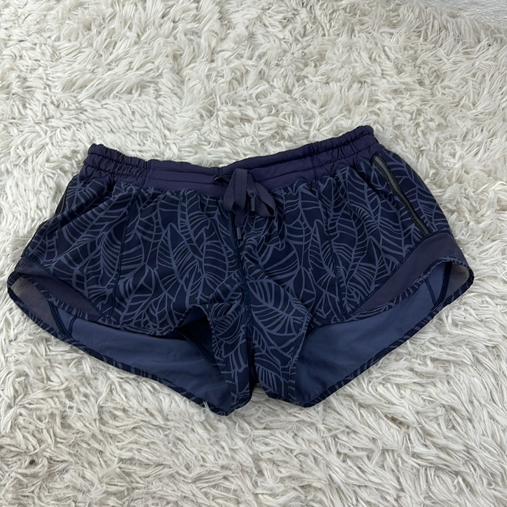 Lululemon Hotty Hot Short Pretty Palm Cadet Greyvy / Cadet Blue